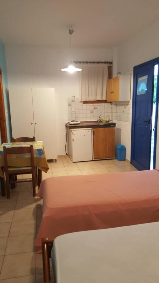 Esperides Apartment Batsi  Exterior photo